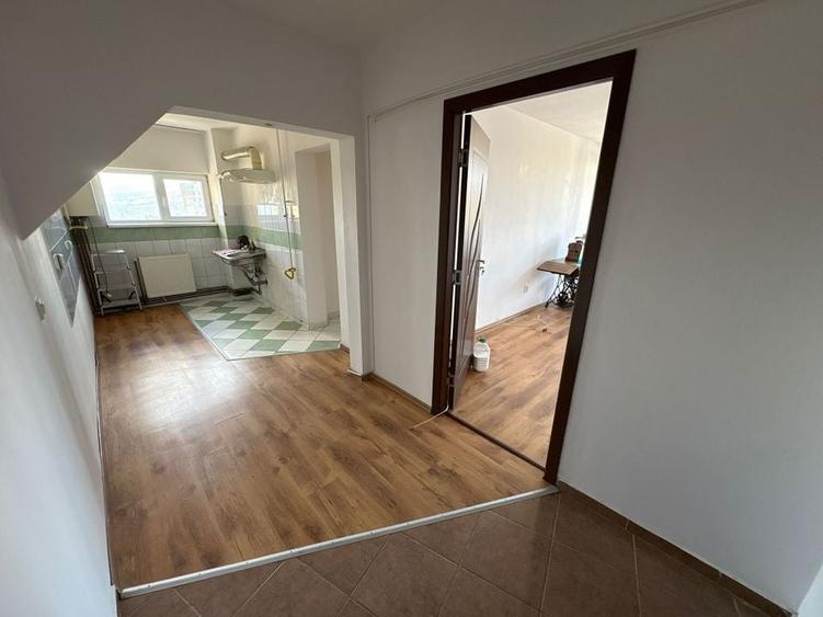 Apartament 2 camere 49 M? + balcon 10 M? cu priveliste Simeria - 4