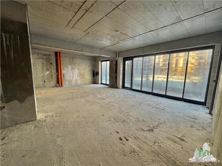 Spatiu comercial+ terasa 500mp de inchiriat in  Sectorul 6 - 7