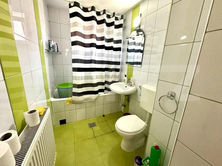 Casa de vanzare 114 mp cu pivni?e, anexe ?i curte mare ,teren 1127 mp,Blaj - 1