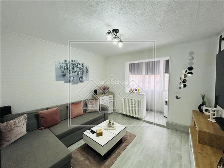 Ap renovat, etaj 2/4, 48 mp utili, balcon, pivnita - V. Aaron