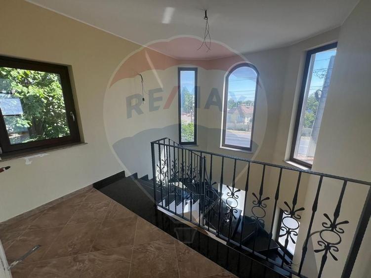 Casa / Vila 6 camere Rastoaca - 8