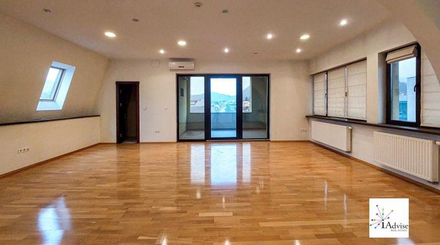 Cladire de Birouri de Vanzare-2000 mp - 2