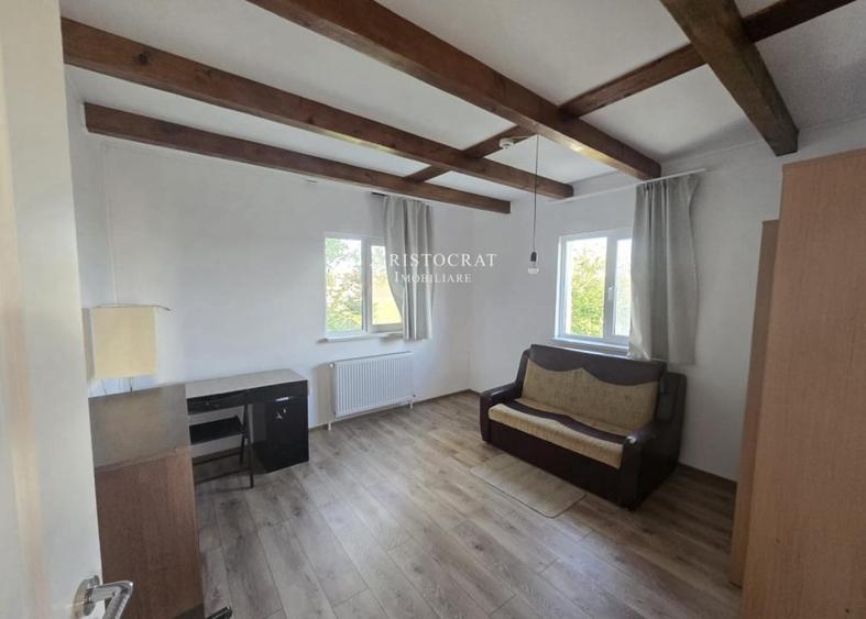 Casa 3 camere si curte cu pomi fructiferi - 7