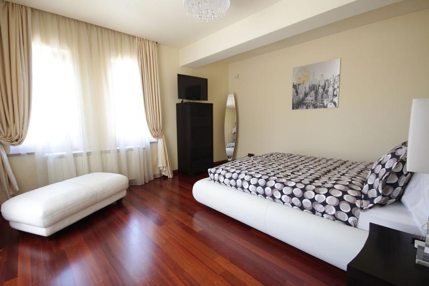 O casa deosebita cu Piscina - 13