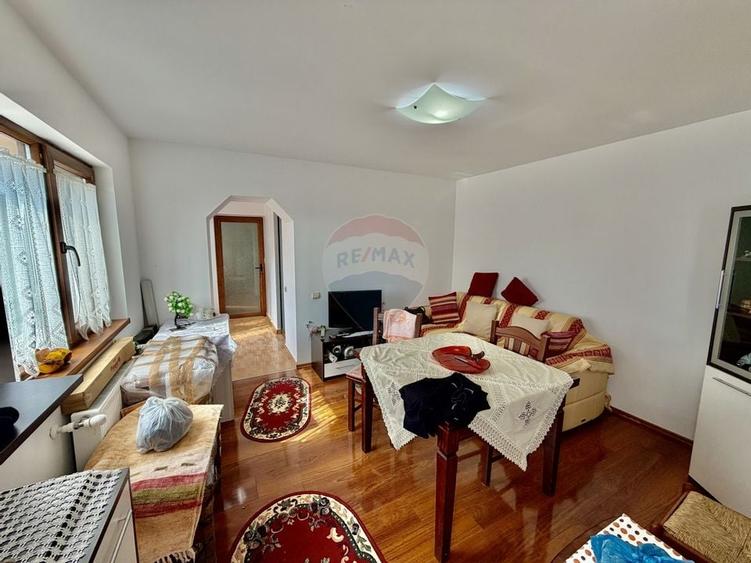 Casă / Vilă cu 4 camere de vânzare - 5