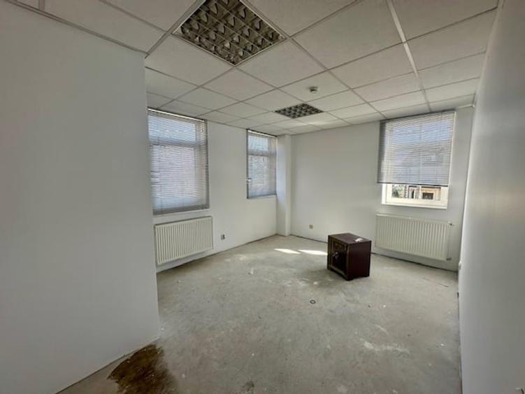 Inchiriere Hala Productie/ Depozitare + birouri 1000mp   Otopeni-Odai - 9