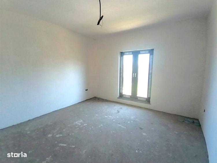 Casă cu 4 camere cu Teren 474 Mp în Șcheia