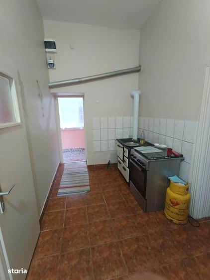 Casa , 3 camere, curte mare, lini?te,pre? negociabil - 14