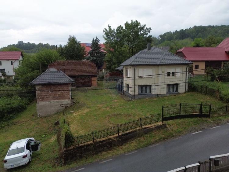 De vânzare casă din caramida cu teren – zonă Pensiunea Secret Garden - 16