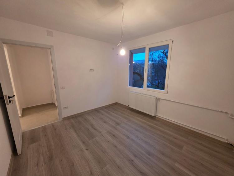 Trapezului, chiar la metrou 1 Decembrie 1918, renovat complet, geam baie - 16