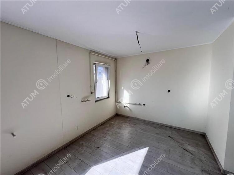 Apartament  4 camere 2 bai balcon situat in zona Rahovei Sibiu - 4