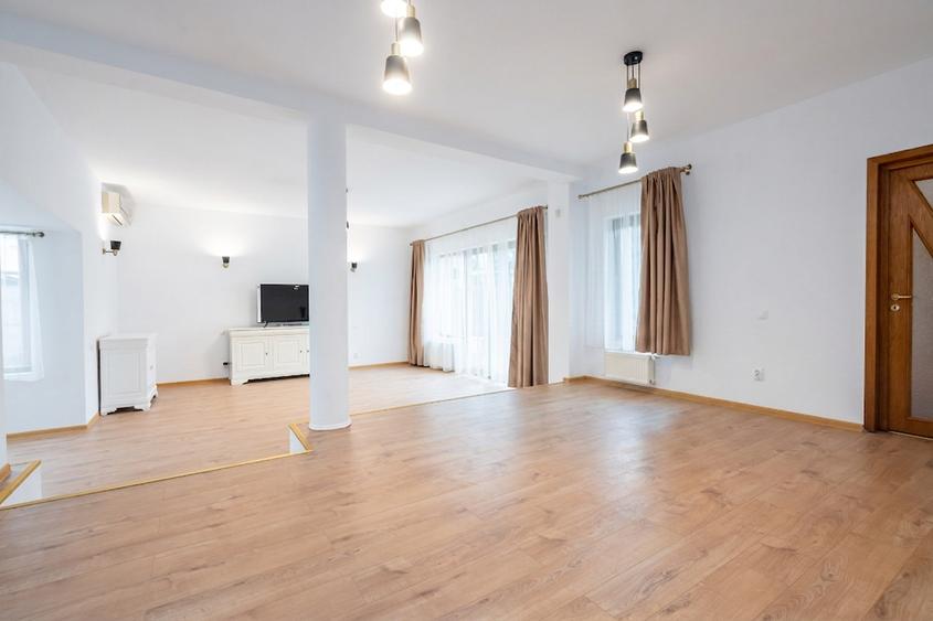 Vilă stradală Iancu Nicolae – 252 mp, ideală birouri/clinică, curte și parcare . - 5