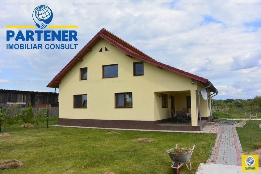 Casa P+E, la 15 km de Poiana Lacului, finisata, mobilata,  teren 7500mp, - 1