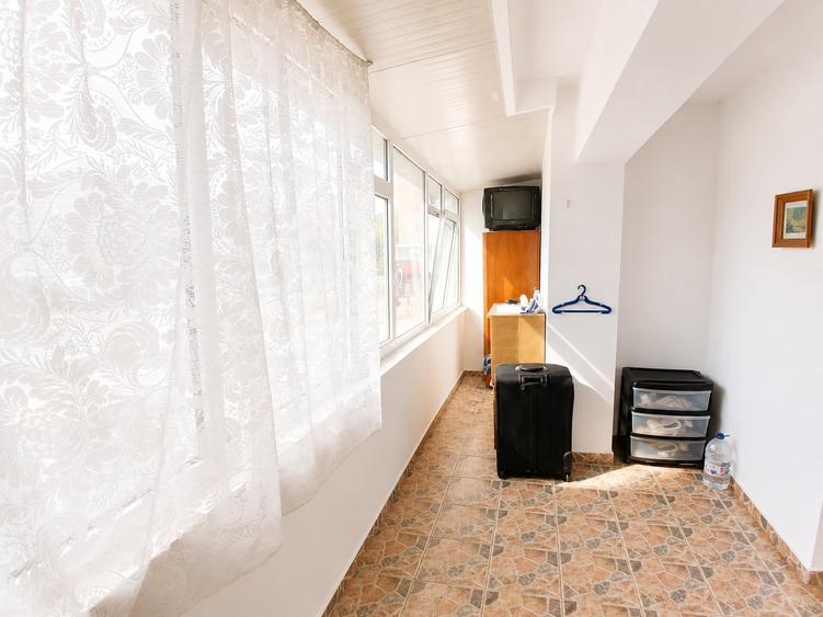 Apartament cu 2 camere decomandat, mobilat în Podul de Fier