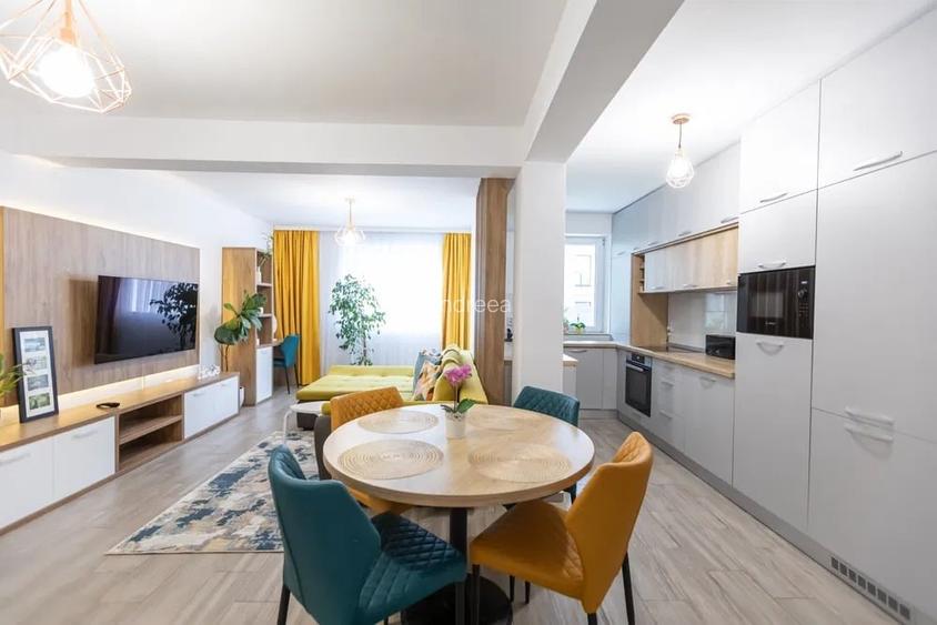 Apartament cu 3 camere semidecomandat în Tractorul Apartament cu 3 camere semidecomandat în Tractorul
