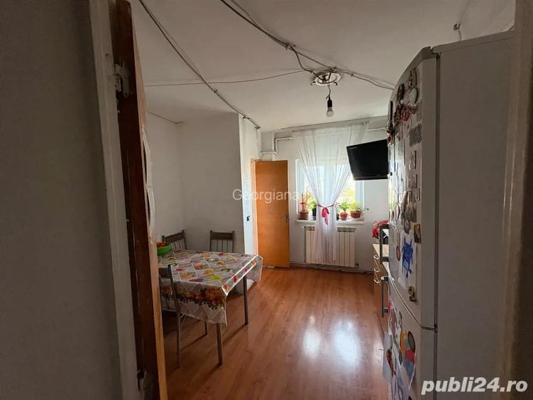 Apartamnet de vanzare 3 camere