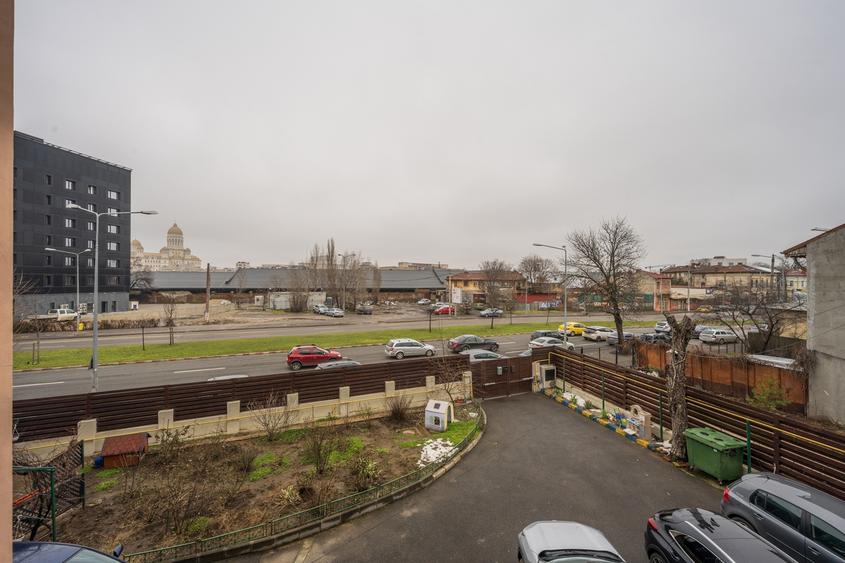 Tudor Vladimirescu, apartament spatios, 4 camere, 98 mp, comision 0% - 8