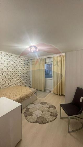 Apartament cu 4 camere de închiriat în zona Sarari - 4