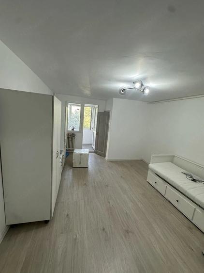 Garsoniera renovata complet - aproape de metrou Titan Etaj 4 10. - 4