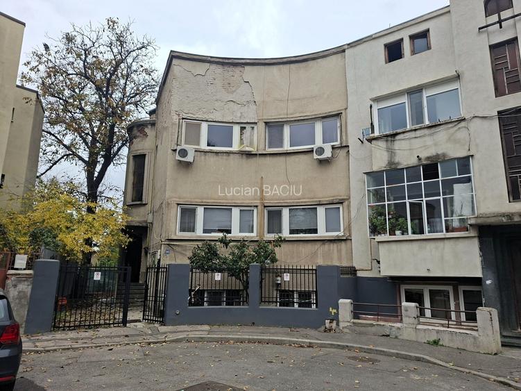 Apartament cu 3 camere in vila interbelica, de renovat - comision 0%!