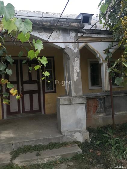 Vand casa batraneasca in Prajesti 77m2,plus 2 anexe gospodare?ti cu teren 4900m2