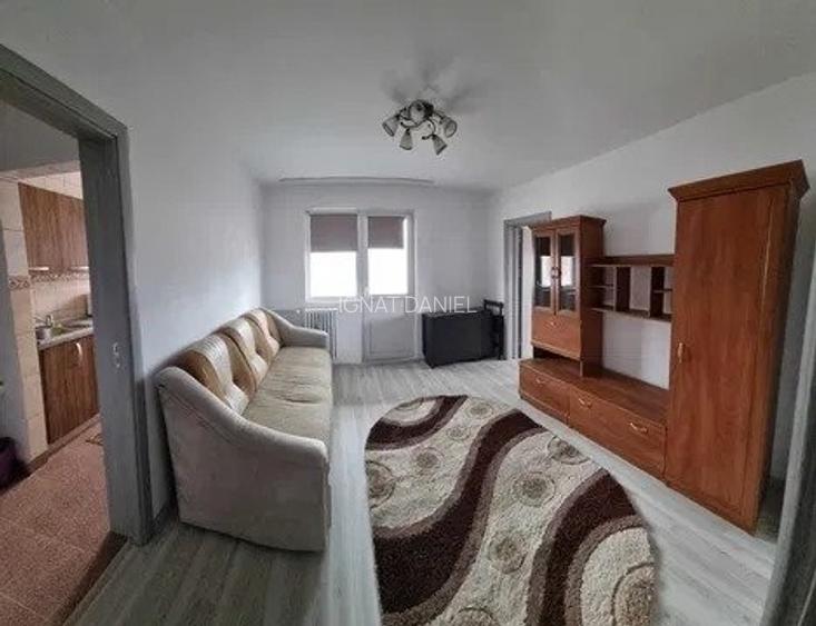 Apartament cu 2 camere, zona Podu Ros