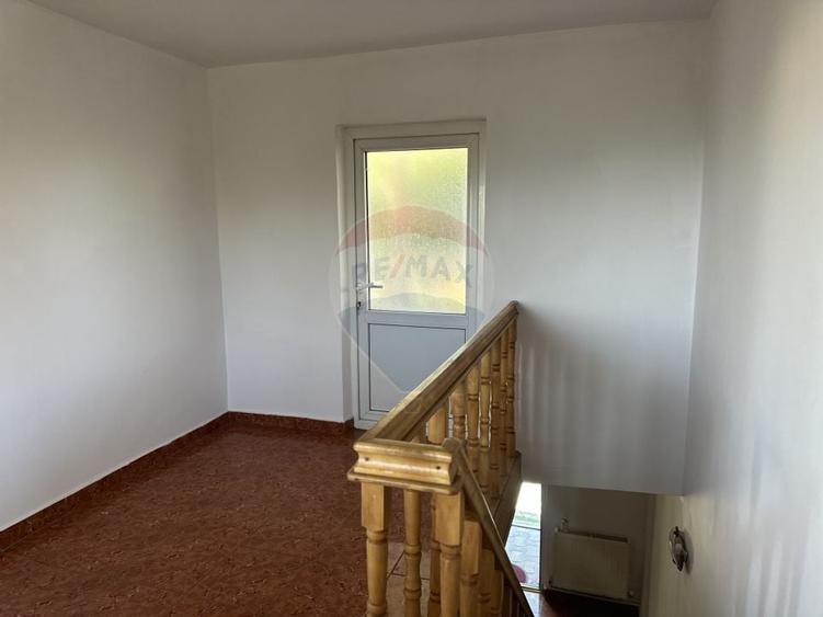 Casa spatioasa in Ciritei, gata de mutat - 17