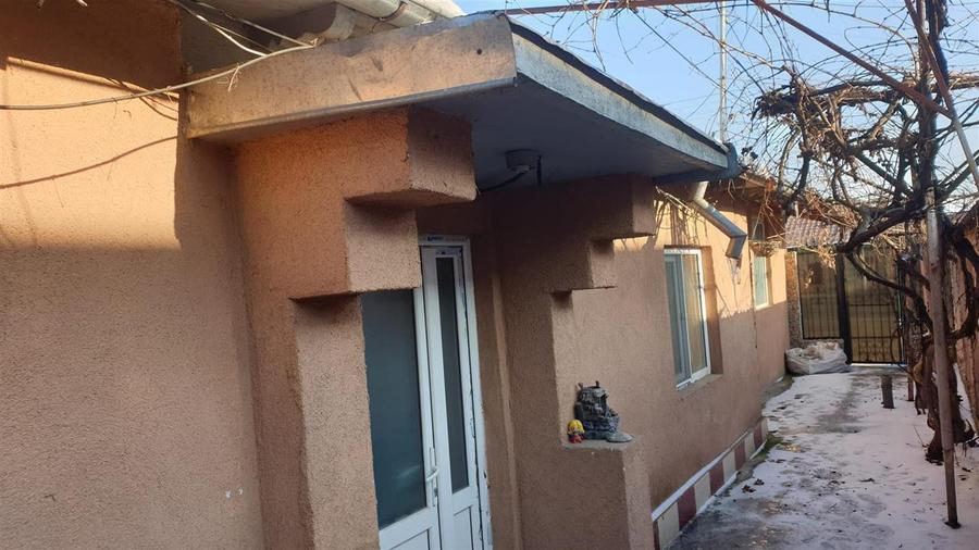 Casa 3 camere, 2 bai, teren 200 mp, Radu Negru - Buzaului - 1