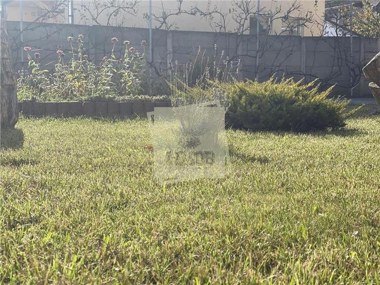 Casa cu 6 camere 3 bai 994 mp teren in Parcul Sub Arini - 1