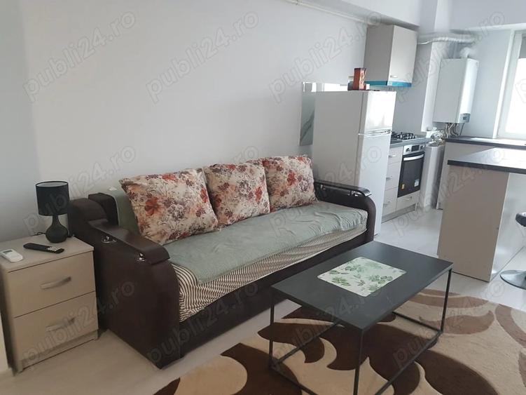 Apartament cu 2 camere semidecomandat, mobilat în Nord