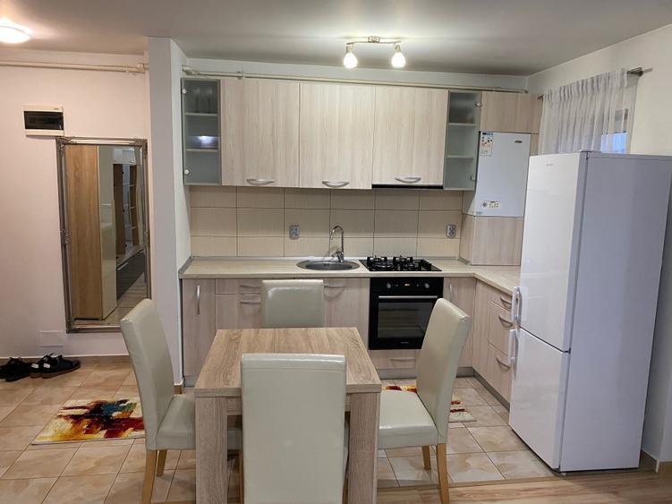 Inchiriez apartament in Floresti - 2