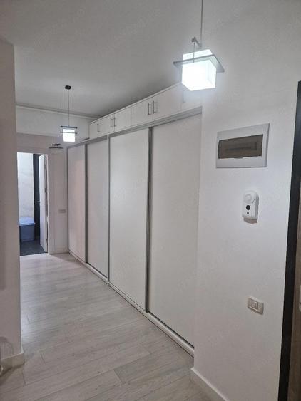 inchiriez apartament 2 camere decomandat - 2