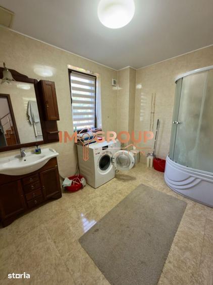Casă cu 6 camere cu Teren 800 Mp în Valea Lupului