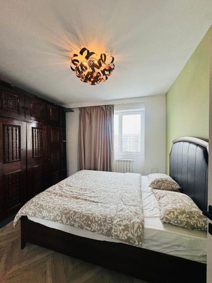 Apartament de inchiriat - 3 camere Zona Tineretului - 4