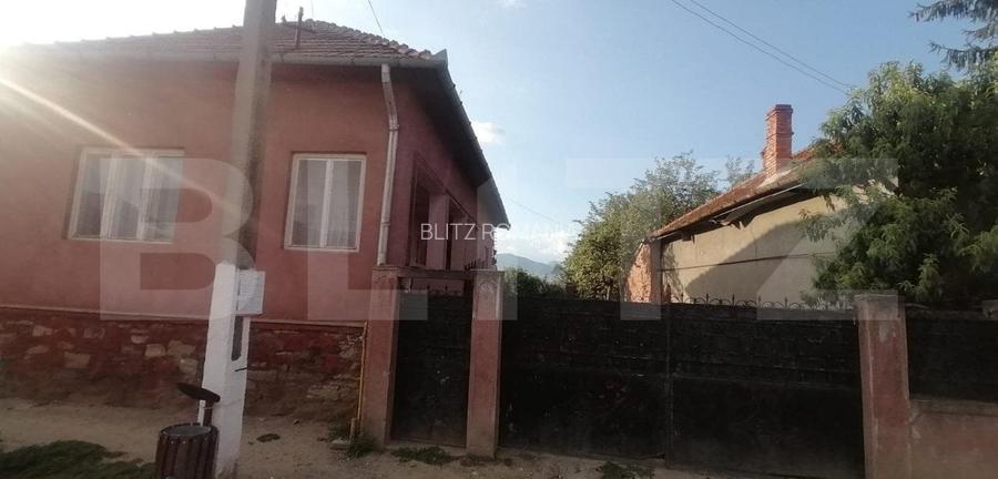 Casa 85 mp, 3 camere, baie 1000 mp teren, in Sard