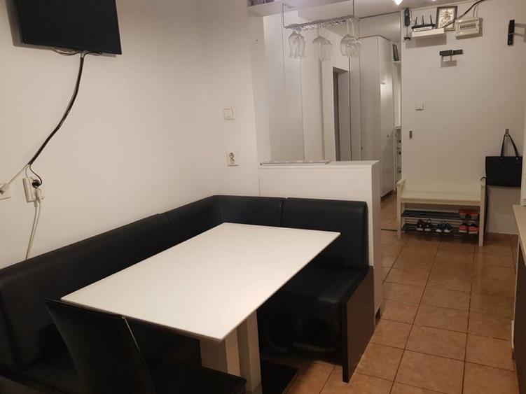 Apartament cu 3 camere decomandat în Dristor