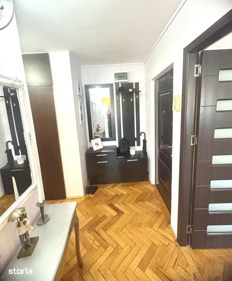 Apartament cu trei camere de vanzare, renovat complet, central - 18