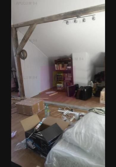 Casă cu 5 camere cu Teren 220 Mp în Drumul Sării