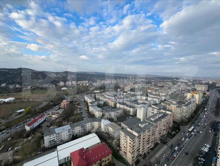 Penthouse cu 4 camere semidecomandat în Mănăștur