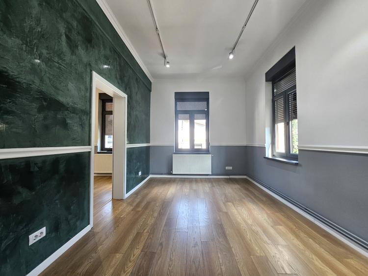 Birou, de 96.540000915527 mp, în P-ța Romană