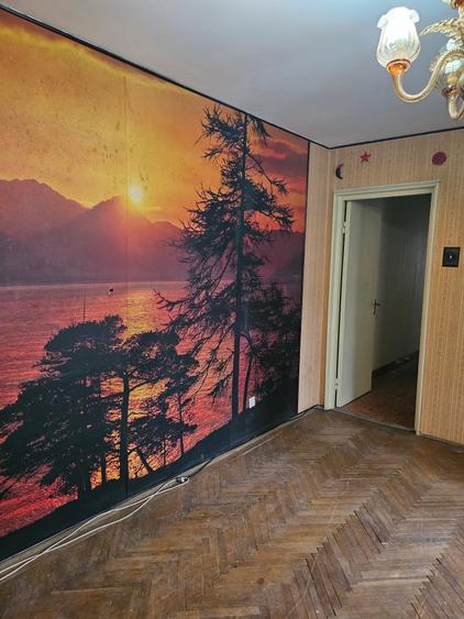 Apartament cu 3 camere semidecomandat în Titan