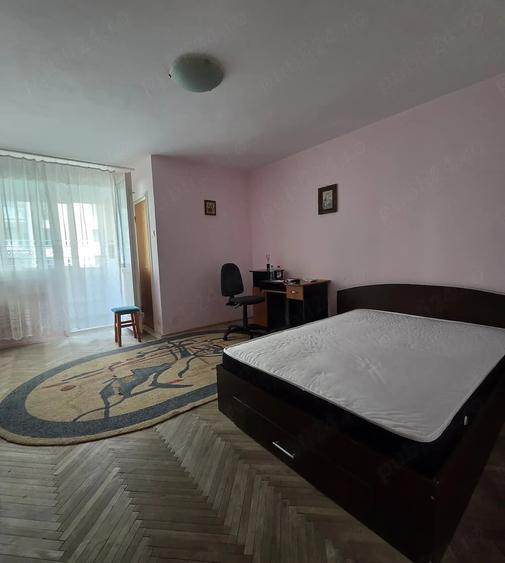 Garsonieră semidecomandată în Titan