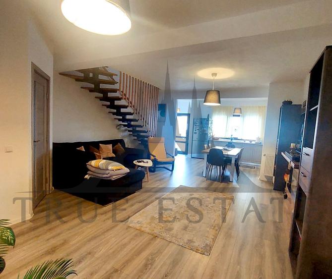 Duplex cu 4 camere cu Canalizare în Sânpetru