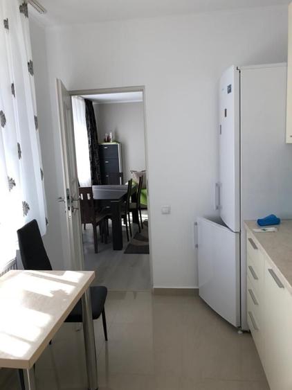 Apartament cu 3 camere decomandat în Florești