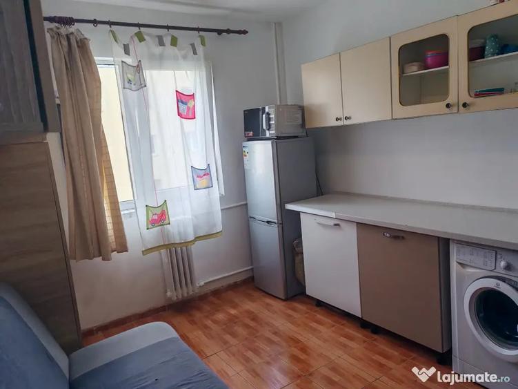 Apartament semidecomandat în Astra