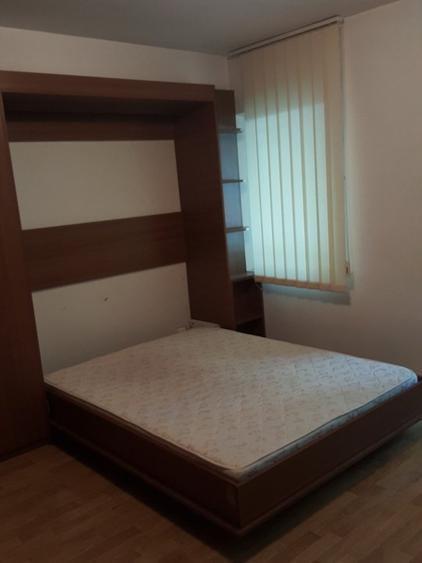 Garsonieră decomandată, mobilată în Drumul Sării