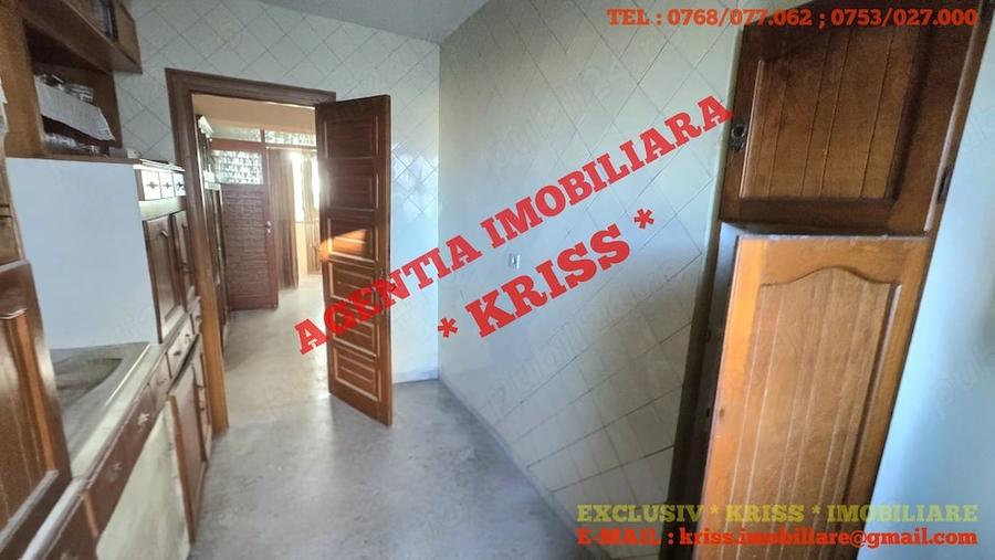 Apartament cu 4 camere decomandat în Ultracentral