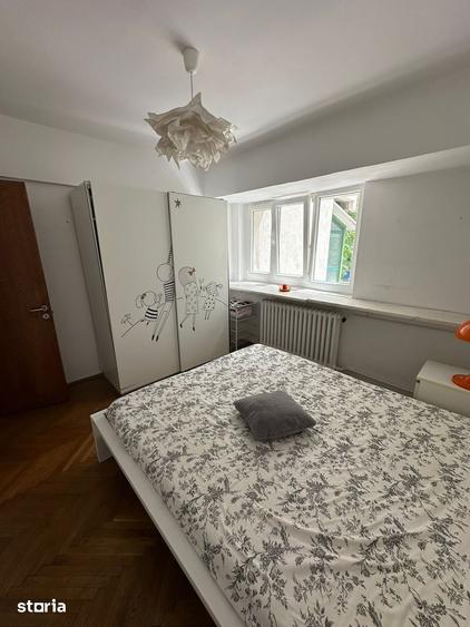 Apartament cu 4 camere decomandat în Victoriei