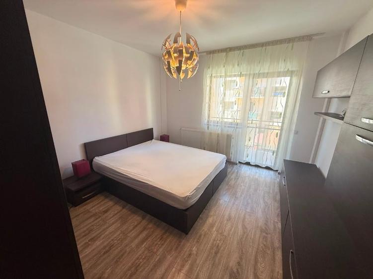 Apartament cu 2 camere semidecomandat, mobilat în Florești