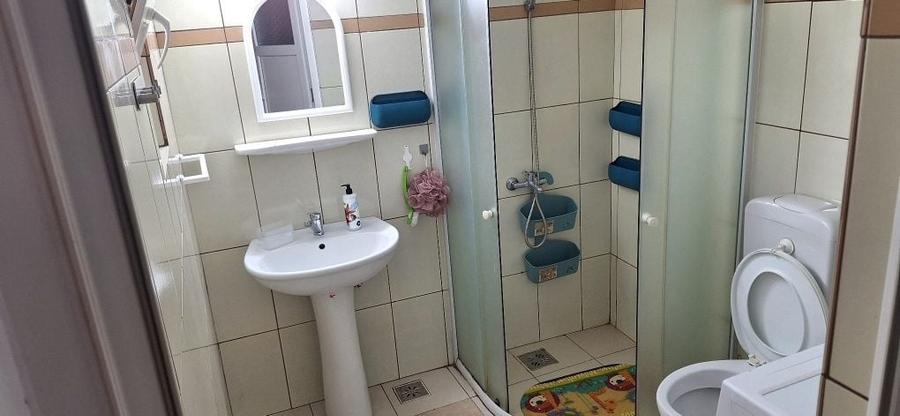 Casă cu 2 camere în Central